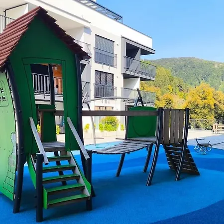 2 Bedroom Center With Balcony *