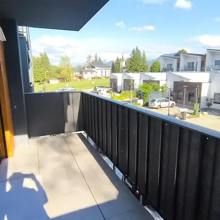 アパート 2 Bedroom Center With Balcony *