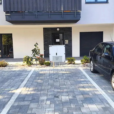 2 Bedroom Center With Balcony アパート