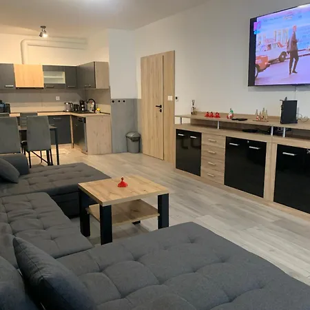 アパート 2 Bedroom Center With Balcony