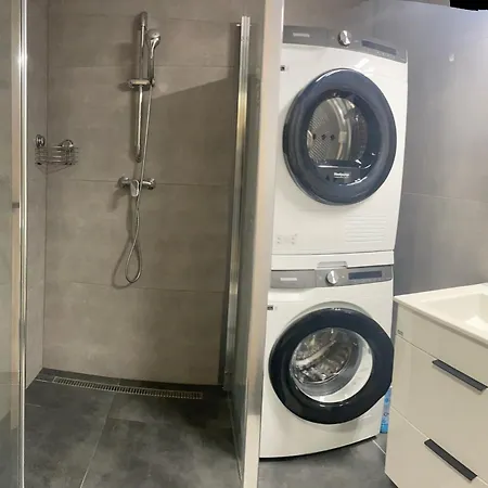 2 Bedroom Center With Balcony アパート