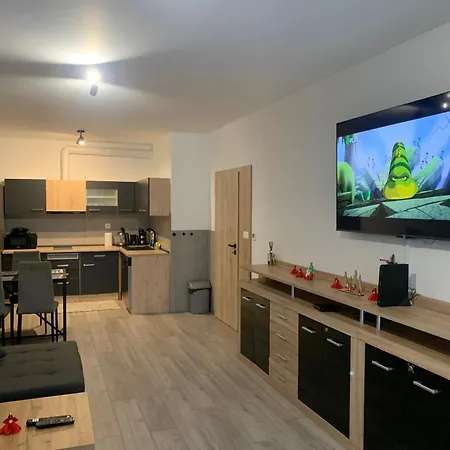Апартаменты 2 Bedroom Center With Balcony Раецке-Теплице