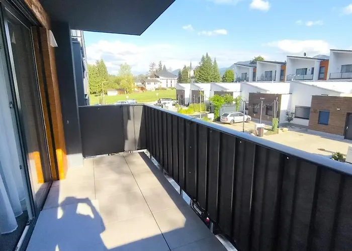 Lejlighed 2 Bedroom Center With Balcony *