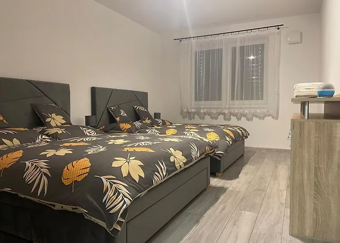 2 Bedroom Center With Balcony *